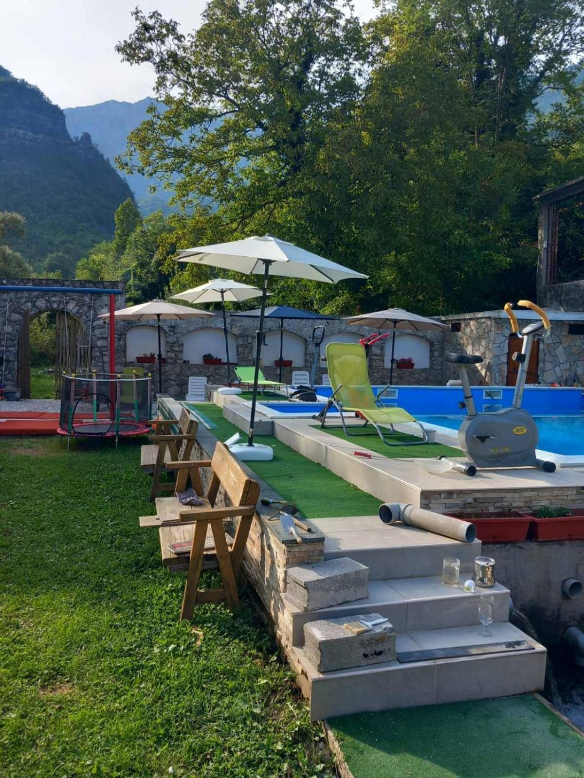 Kuca Za Odmor Sa Bazenom Diva Grabovica Jablanica Exterior foto